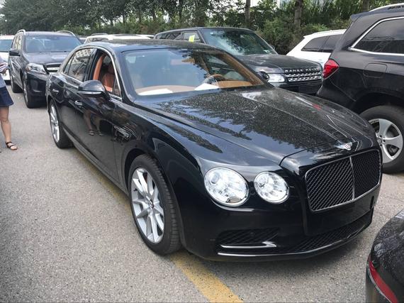 2017款宾利飞驰V8S越野天才 强劲来袭