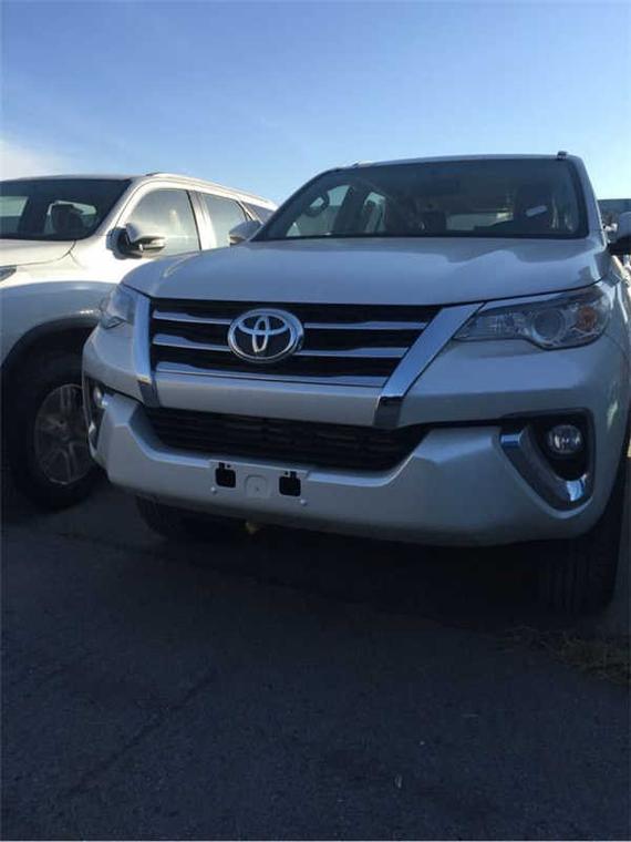 丰田穿越者磅礴大气 特惠购车突出个性