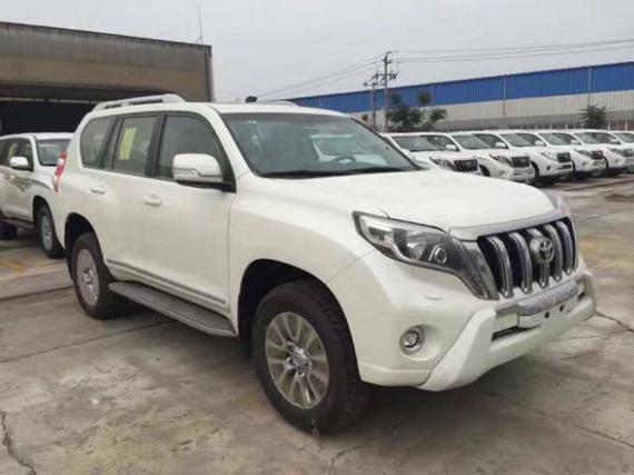 17丰田霸道4000现车价格天津港便宜出售