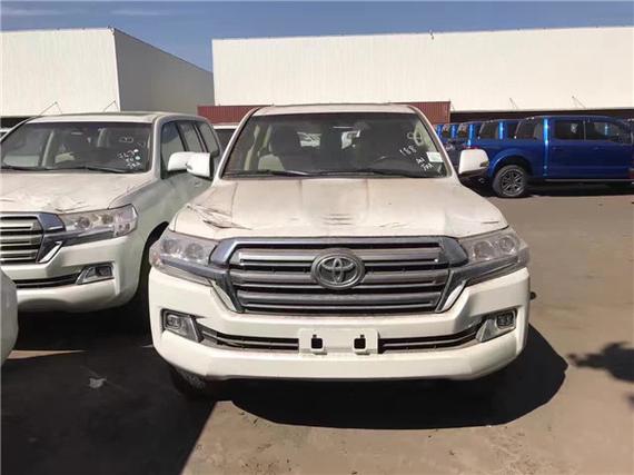 17款丰田酷路泽4000丐版 天津港降价热销