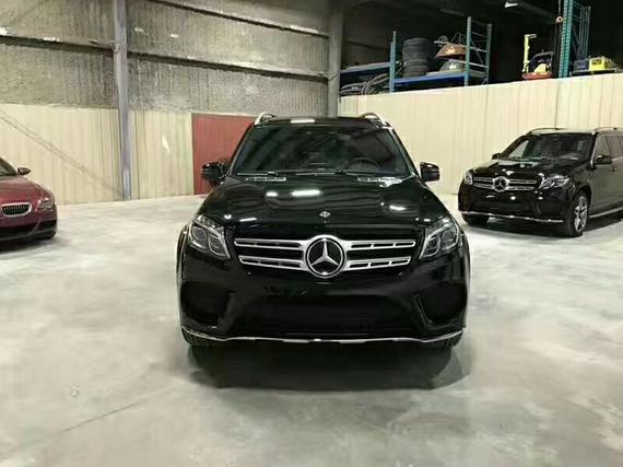 2018款加版奔驰GLS450现车到店绽放光芒