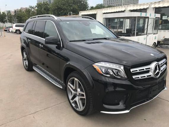 17款奔驰GLS500 最新现车外形诠释高贵