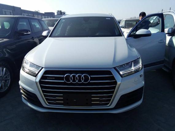 奥迪Q7品质先行可分期付款 强劲气势足