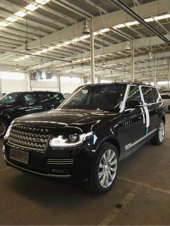 2017款路虎揽胜行政版3.0 现车钜惠