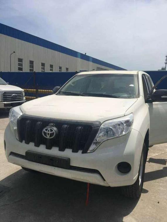 17款丰田霸道2700操控更灵敏 延续品质