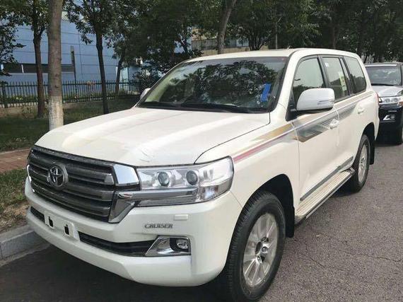 2017款丰田酷路泽4000 颜色齐全盛夏约惠