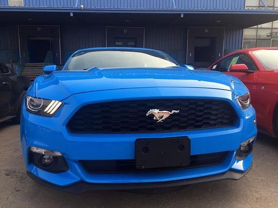 2017款福特野马超跑 进口2.3T动力充沛