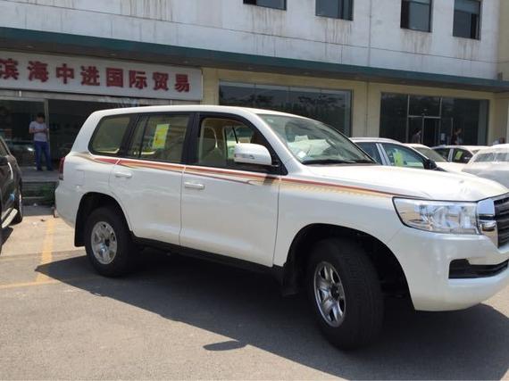 2017款丰田酷路泽4000 大灯清洗版享尊贵