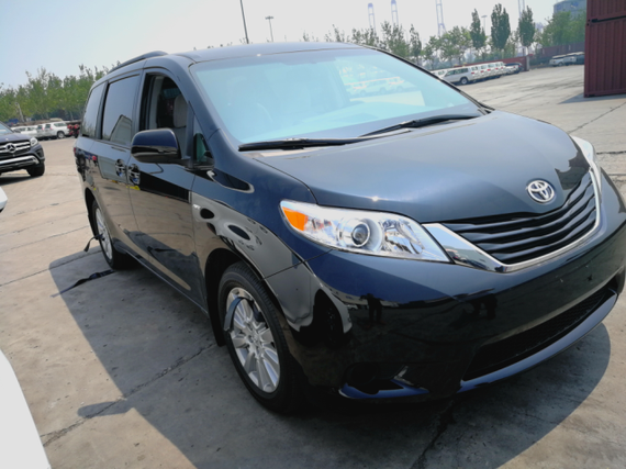 丰田塞纳四驱商务 店内降价促销