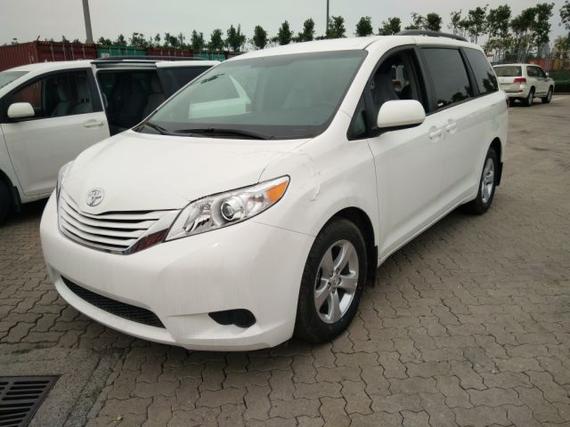 2017款丰田塞纳两驱 现货抛售夏季让利