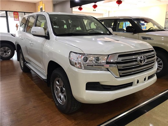 17款丰田酷路泽4000 车辆配置一应俱全