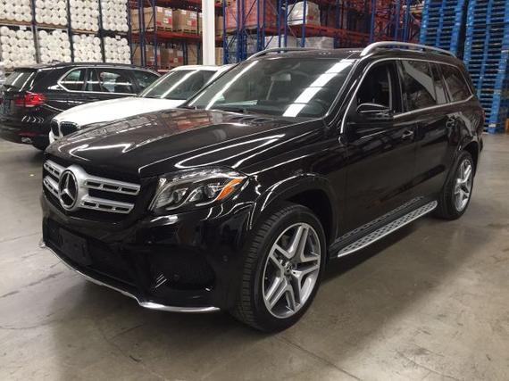 奔驰GLS500现车  店内优惠大放送