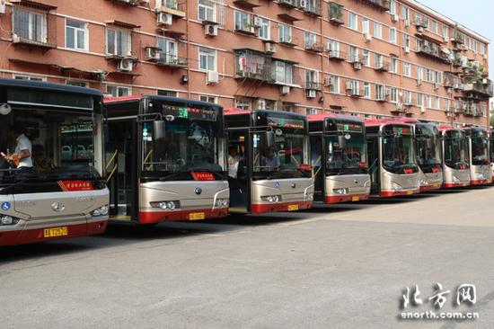 公交车清洁标兵线路运营