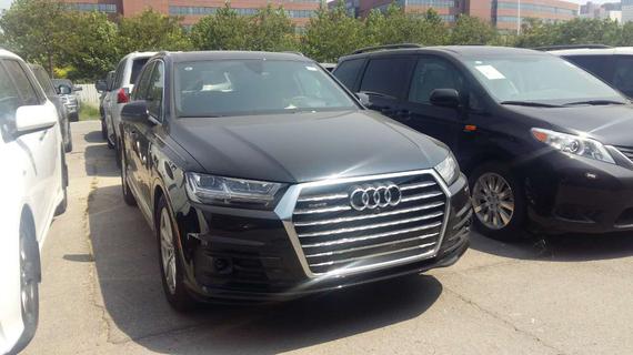 奥迪Q7现车 全新顶级SUV优惠亮相