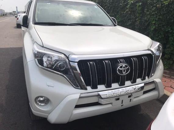 17款丰田霸道2700九气大批现车优惠促销