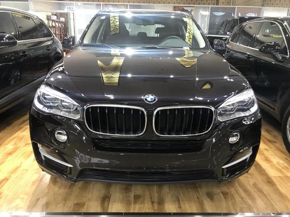 宝马X5新款现车到店 迎国庆享优惠报价