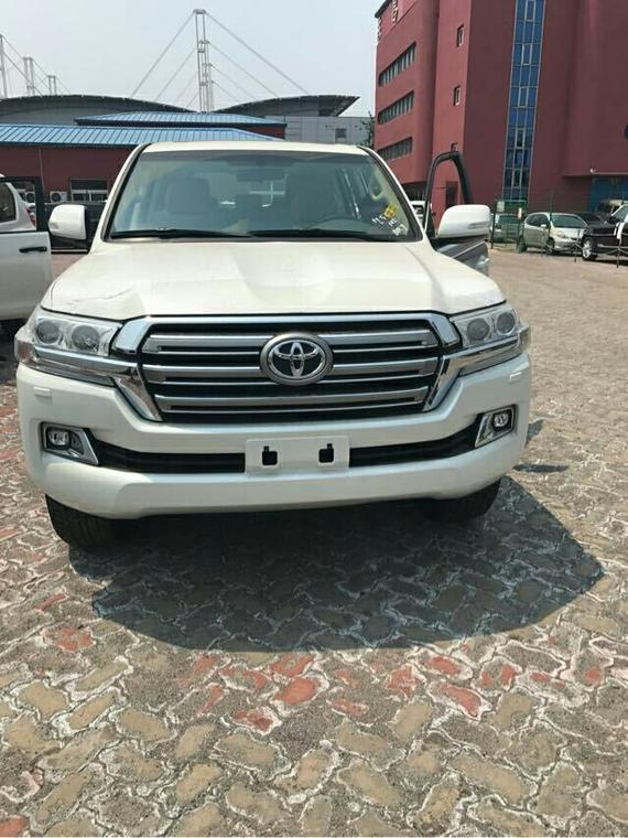 2017款丰田酷路泽4000 实时行情新惠出击