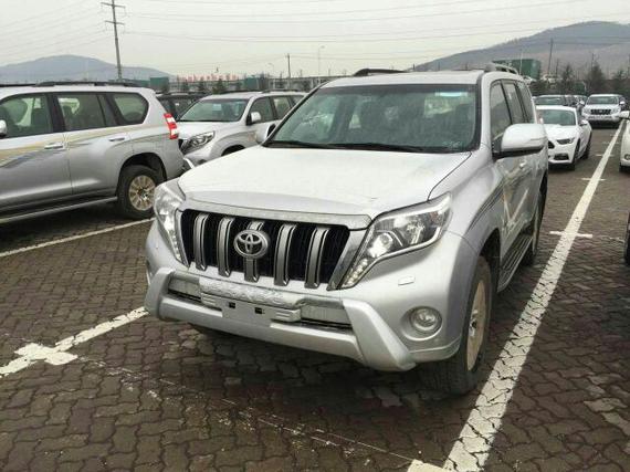 丰田霸道3000VX店内优惠报价新行情