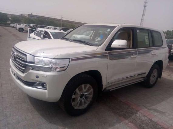 17款丰田酷路泽4000中东版让人无可挑剔