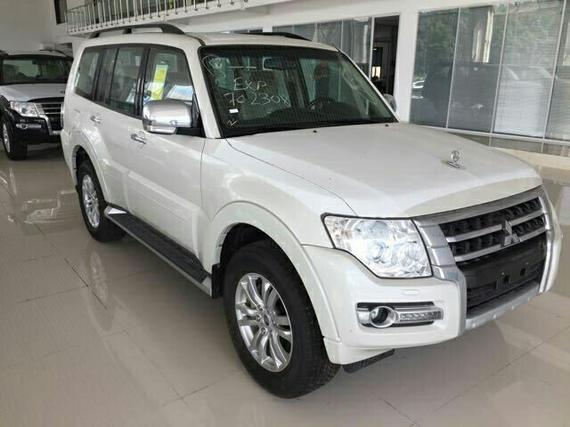 2017款三菱帕杰罗GLS 豪华配置锋芒尽显