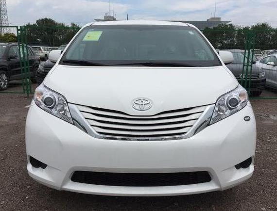 丰田塞纳加版两驱商务 店内现车降价