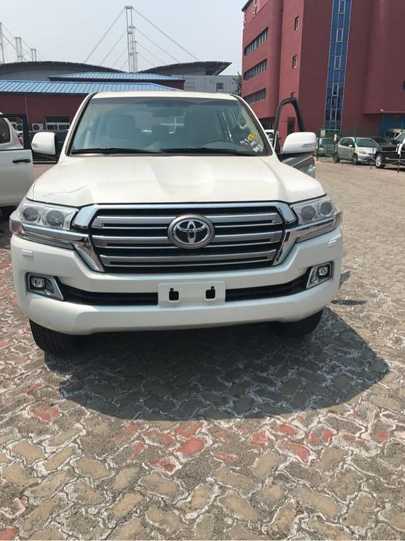 2017款丰田酷路泽4000 时尚大气限时特惠