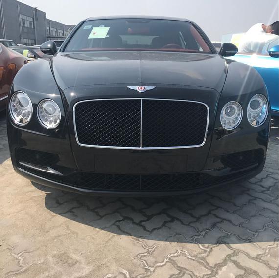 17款宾利飞驰v8s高贵霸气 简洁更舒适