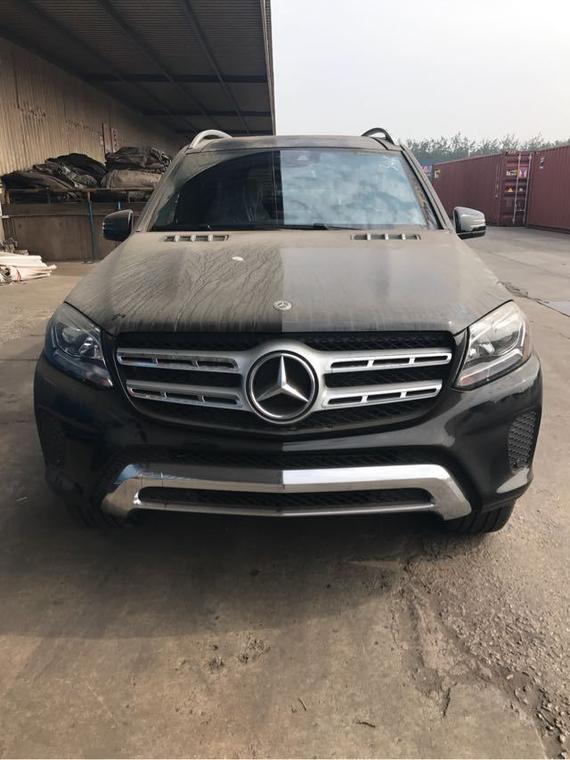 2017款奔驰GLS450 进口SUV征服各种路况