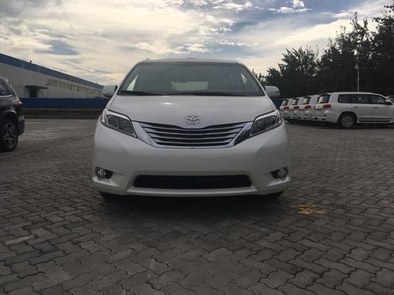 丰田塞纳优雅气质 豪华商务现车随行