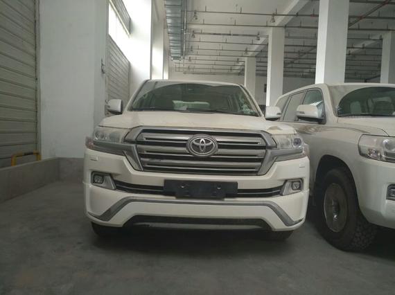 2017款丰田酷路泽4000 炫酷SUV惠行不尽