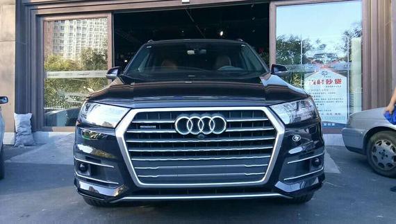 17款奥迪Q7科技版 3.0T加版现车尊享底价