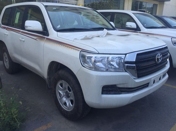 2017款丰田酷路泽4000丐版高端进口品质