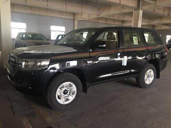 2017款丰田酷路泽4000越野现车优惠大促