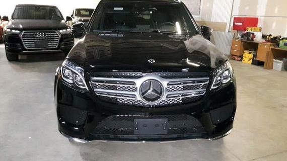 奔驰GLS450现车给力促销价 可以分期