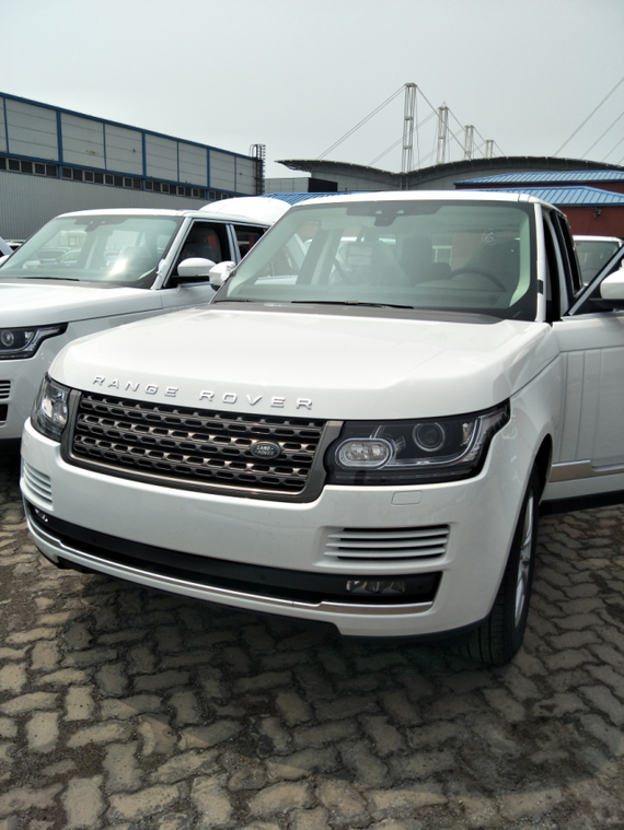 2017款路虎揽胜行政 柴油版HSE帅气拉风