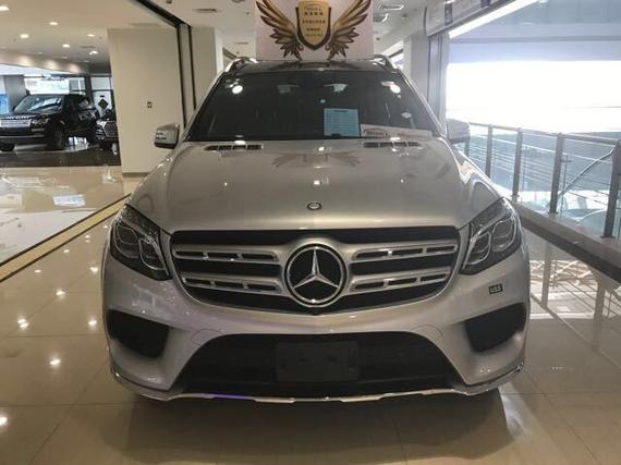 2017款奔驰GLS500促销140万起价格保真
