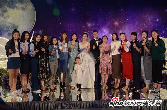 有情人终成眷属 魏秋月袁灵犀举行浪漫婚礼