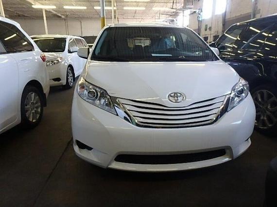 2017款丰田塞纳 贵族商务首选风格独特