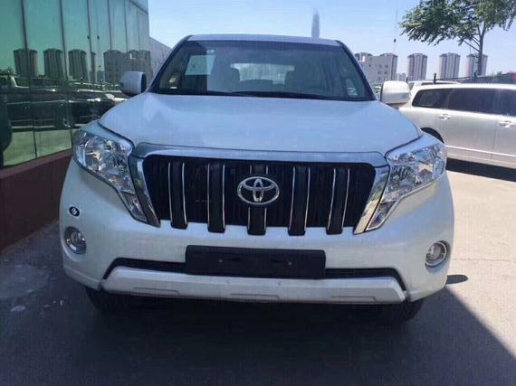 17款中东丰田霸道2700普拉多2.7港口报价