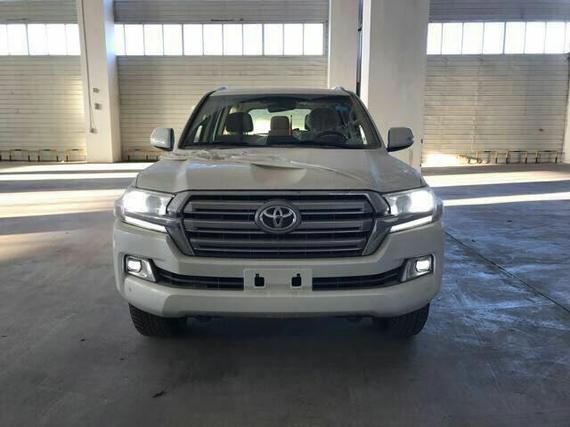 17款丰田酷路泽4000 霸气越野独具匠心