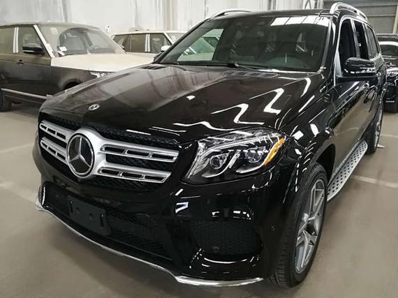 2017款奔驰GLS450 人气越野随心驾驭