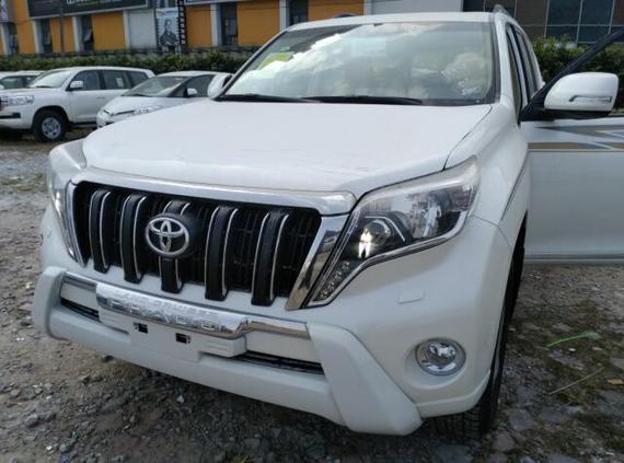 2017款丰田霸道2700月末降价来电更优惠