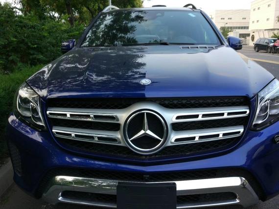 17奔驰GLS450彰显出豪华动感优惠持续中