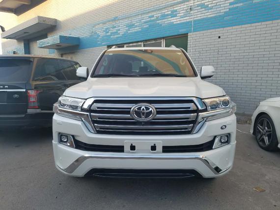 17款丰田酷路泽4000大灯清洗版备受瞩目