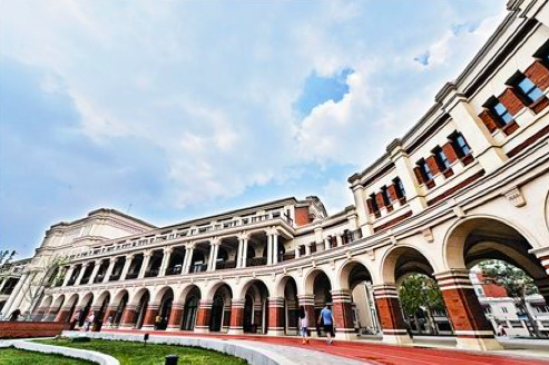 五大道国际摄影双年展端午假期在民园广场举办