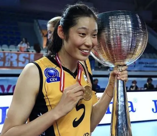 女排运动员朱婷最近情况 3f1a-itzixrs7070109.png