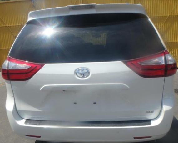 18款丰田塞纳舒适宽敞 让利出售