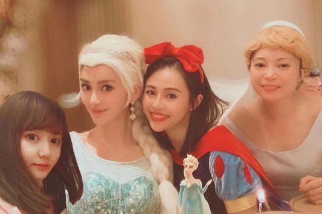 Angelababy化身冰雪女王补过30岁生日 精致似真人芭比