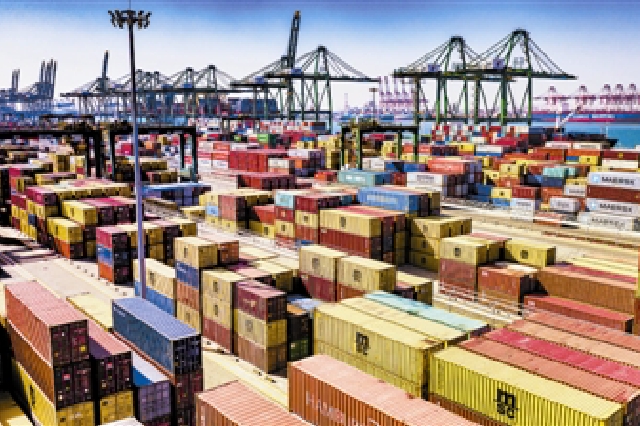 天津海关多项举措助力外贸发展 今年前11月京津冀进出口总值增26.1%