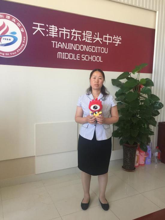 用纯真的关怀浇灌学生的梦想东堤头中学校长刘福颖